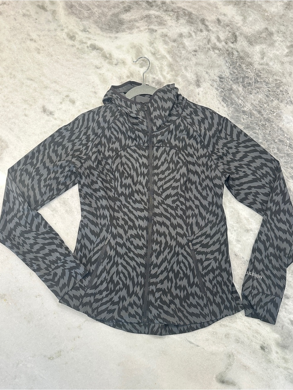 lululemon Mist Over Windbreaker size 10”